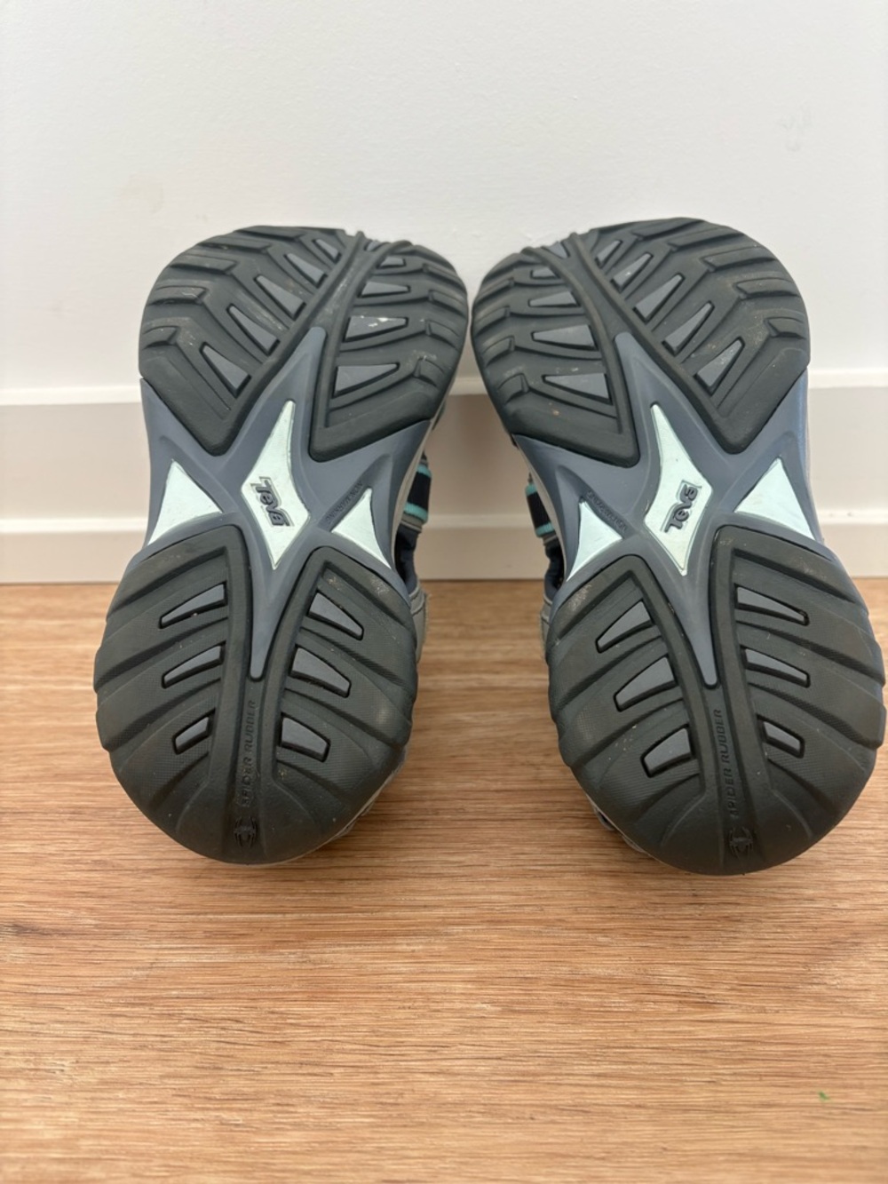 Teva Women Blue Gray Hiking Water Sport Closed Toe Gorpcore Outdoor Sandals - 9 - Picture 9 of 11